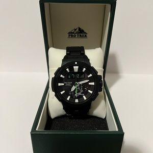 Casio Protrek Men Triple Sensor Multiband 6 Wave SolarWrist Watch. Mint conditon